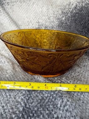 Vintage Indiana Glass Tiara Sandwich Amber Serving Salad Bowl Daisy Scroll 8"